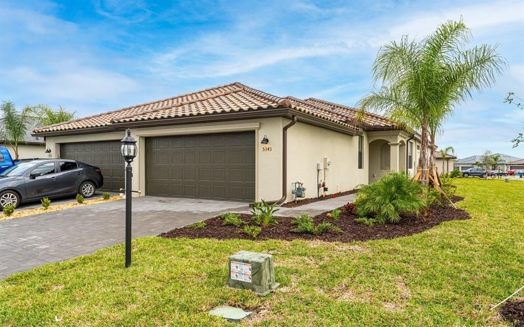 5343 White Sand Cove - Photo 0