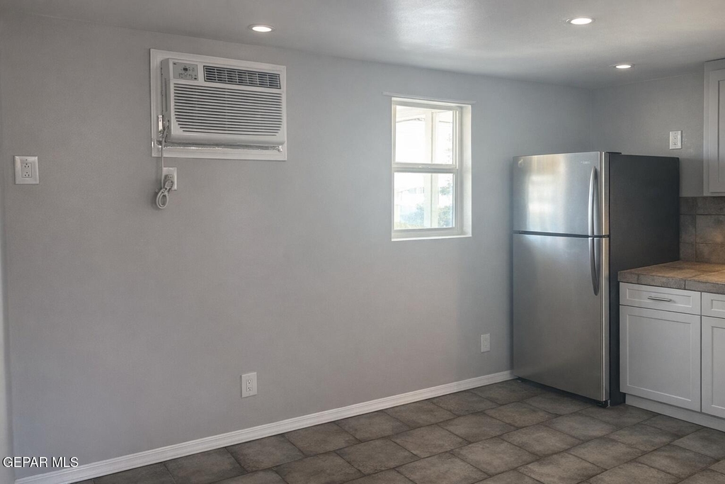 614 Marr Street - Photo 1