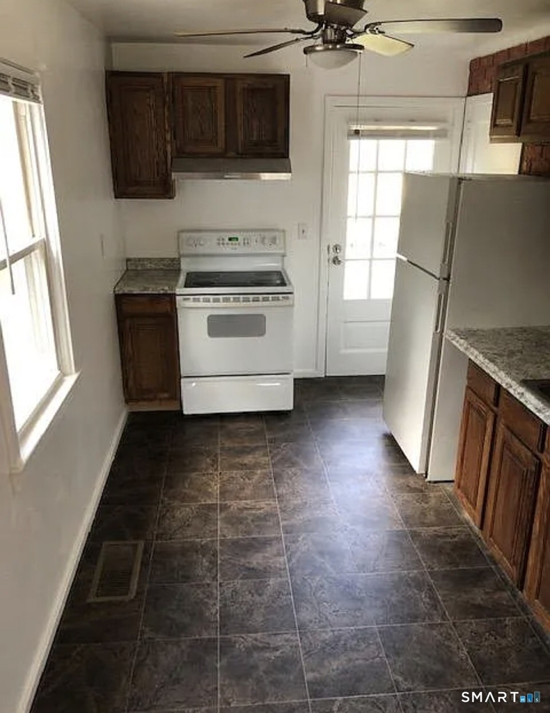 9 Hathaway Lane - Photo 8