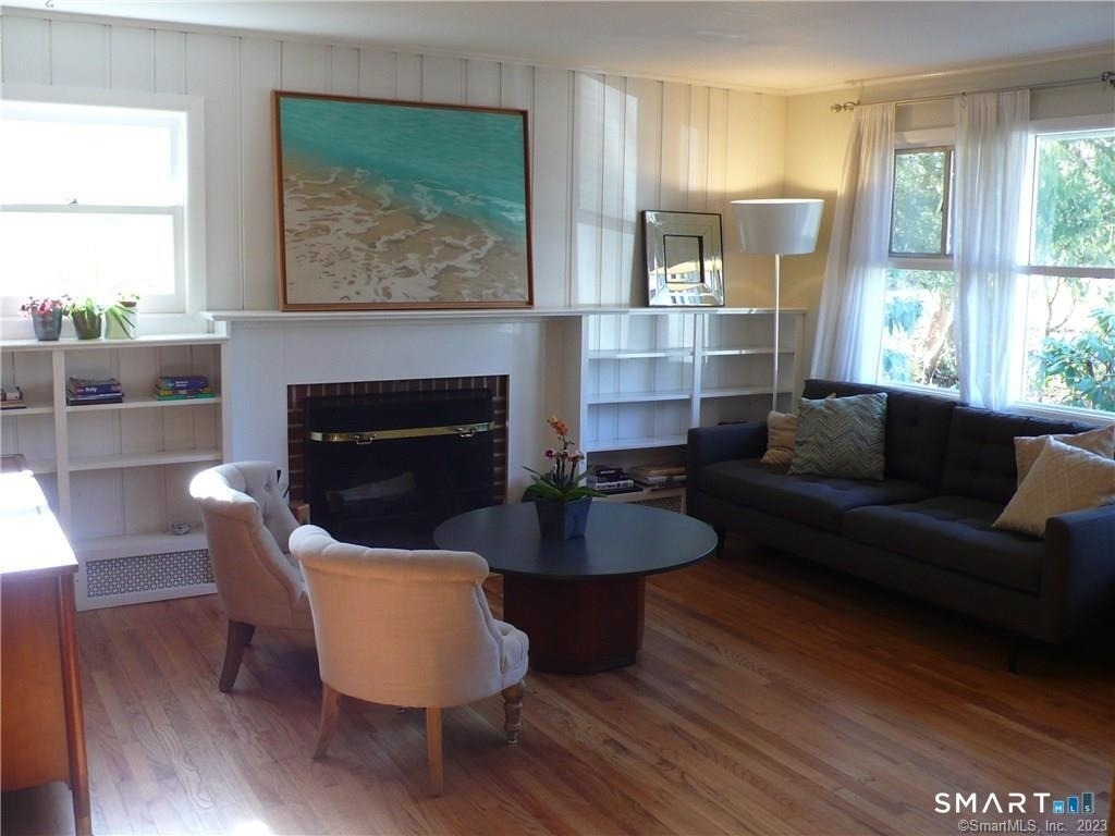 19 Hickory Drive - Photo 3