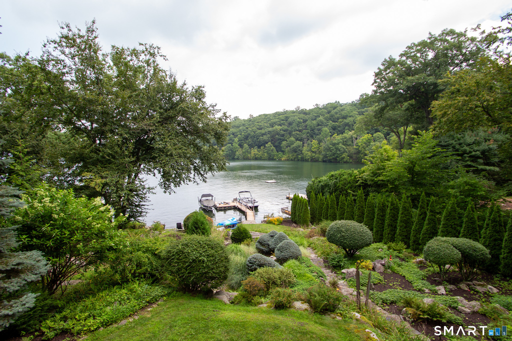 4 Chimney Point Road - Photo 2