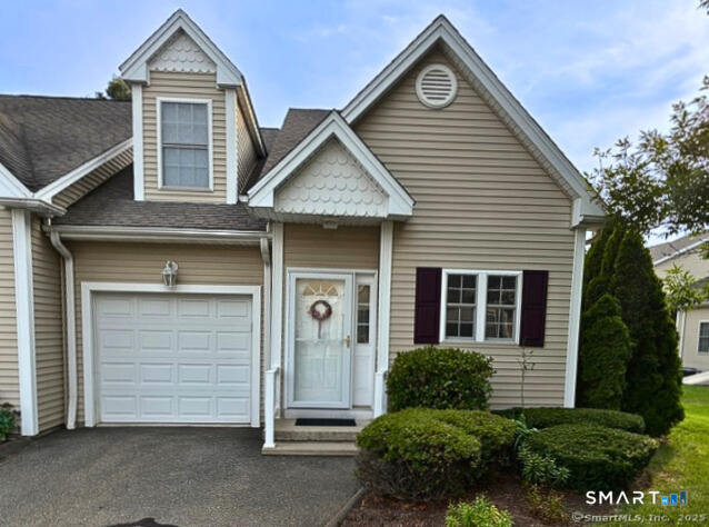 511 Elm Street - Photo 0