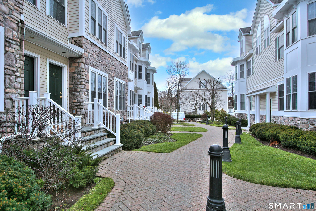 39 Maple Tree Avenue - Photo 2