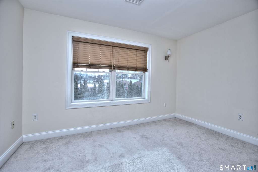 39 Maple Tree Avenue - Photo 15