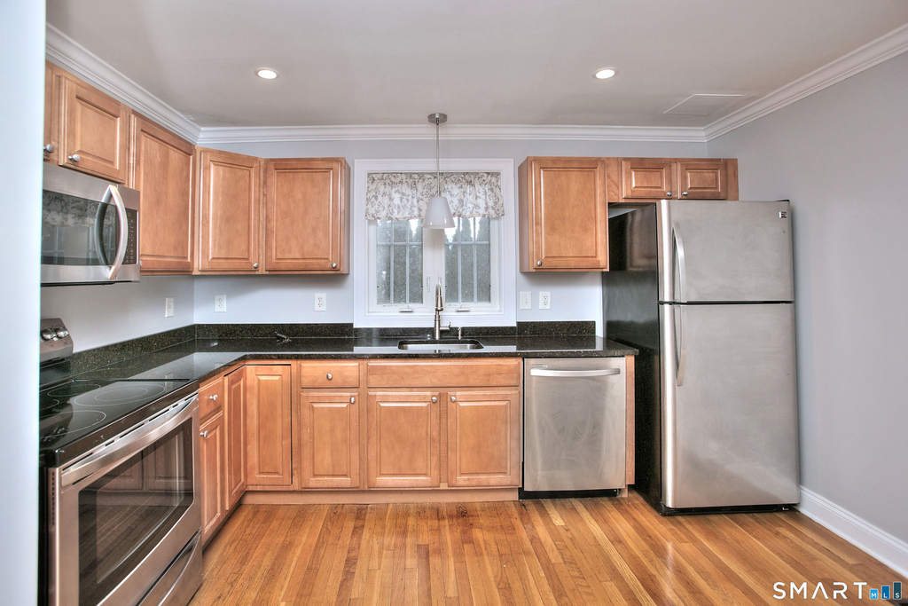 39 Maple Tree Avenue - Photo 7