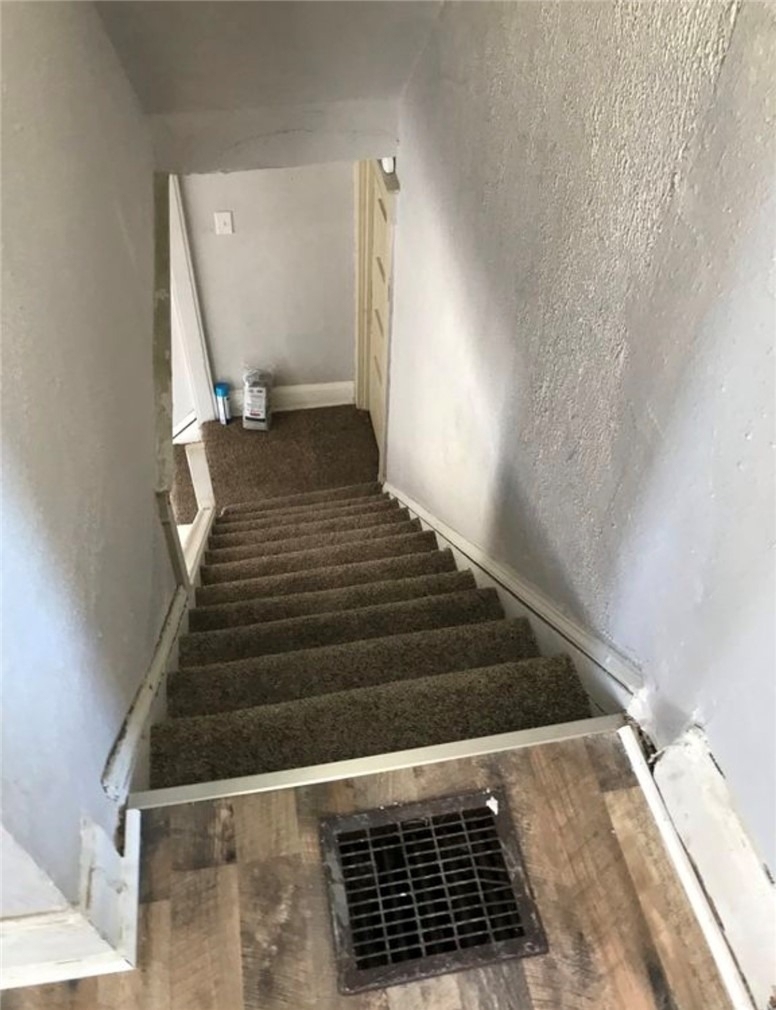 596 Sherman Ave - Photo 3