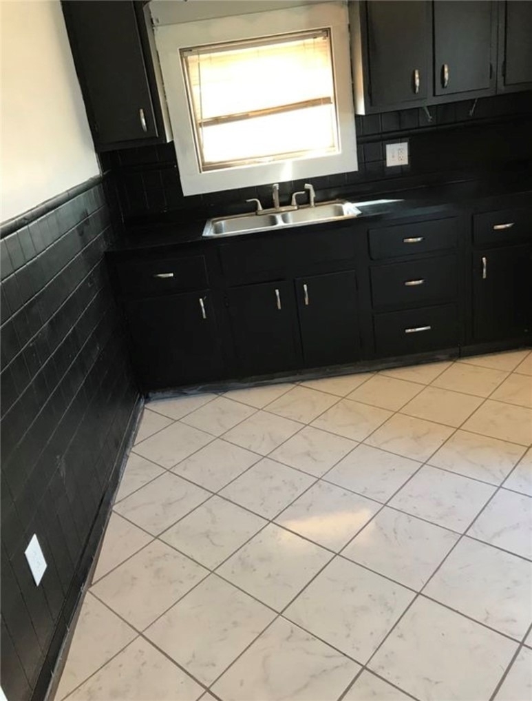596 Sherman Ave - Photo 1