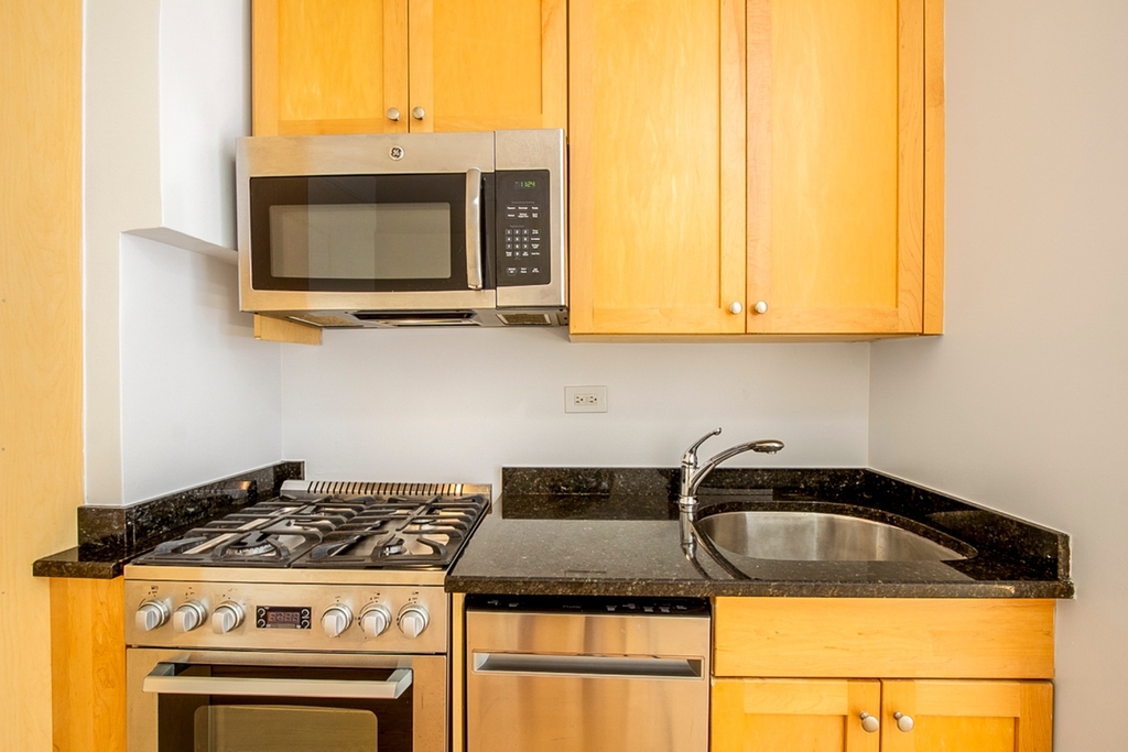 West 13th Street - Photo 2