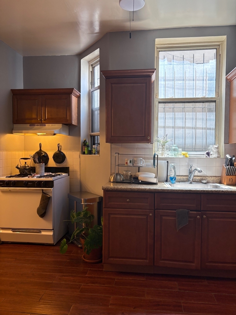 1041 Bedford Avenue - Photo 4
