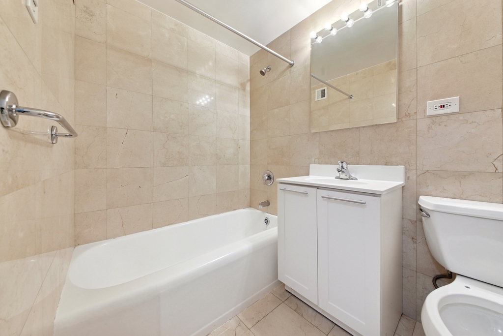 East 55th Street - Photo 2