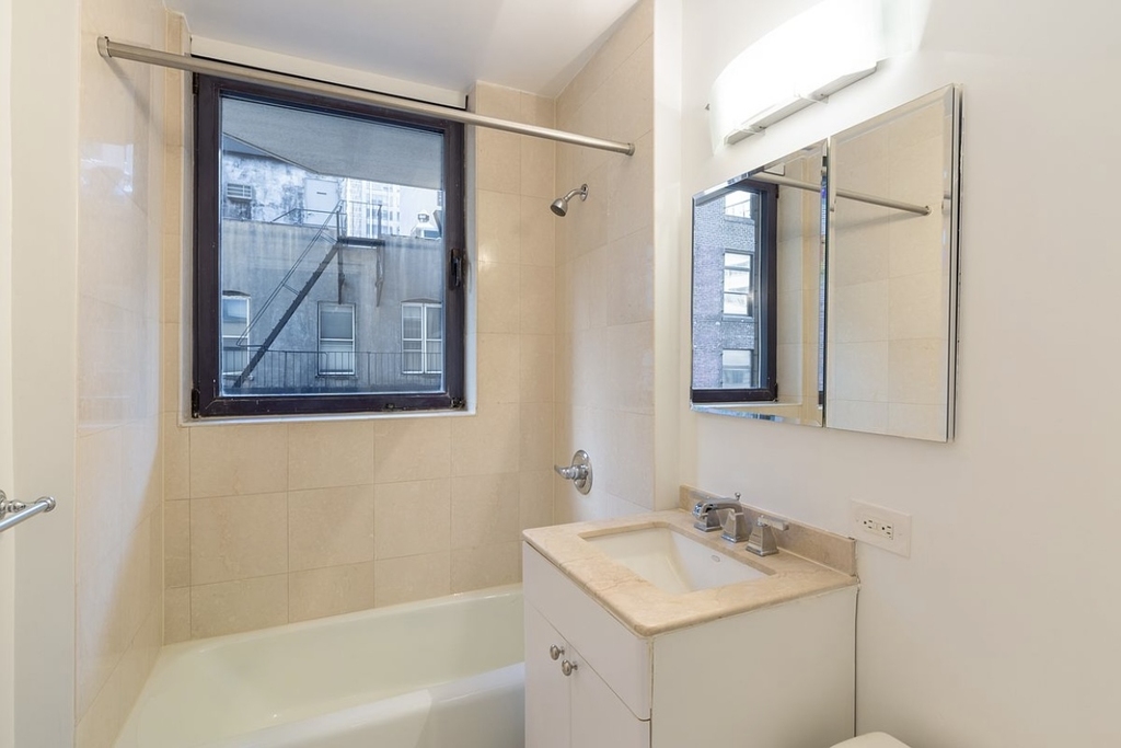 West 48th Street - Photo 3