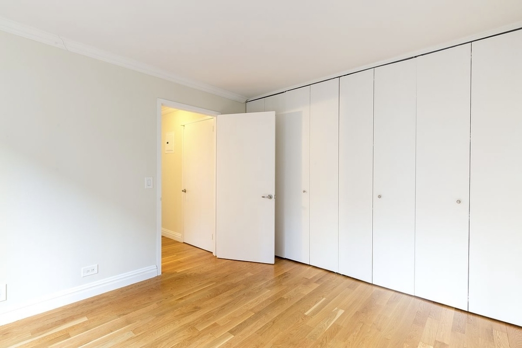 West 48th Street - Photo 5