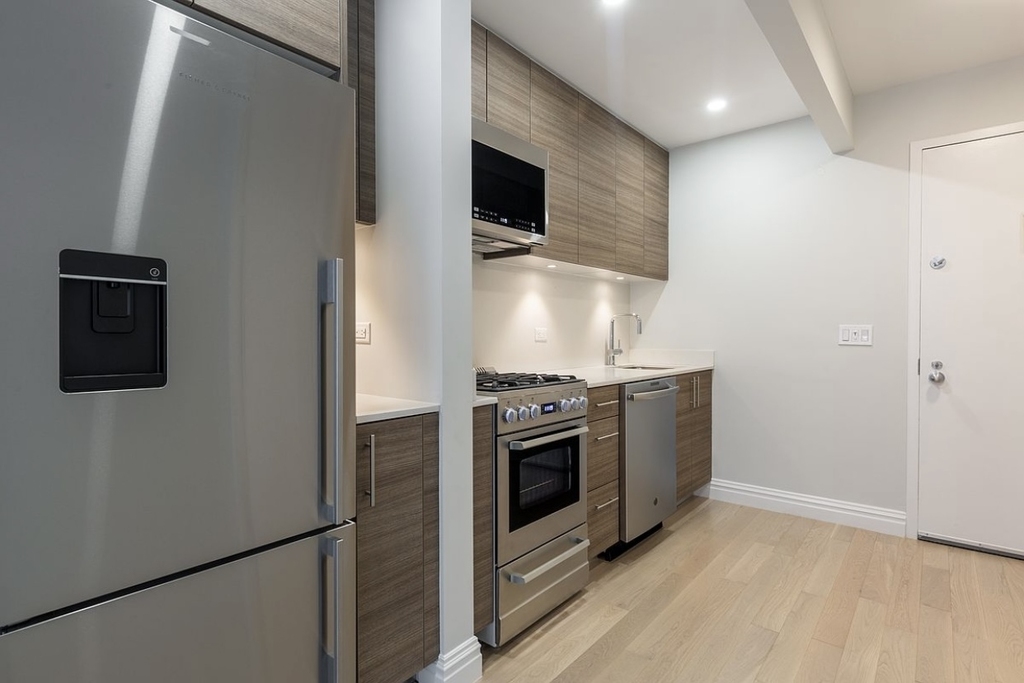 West 48th Street - Photo 3