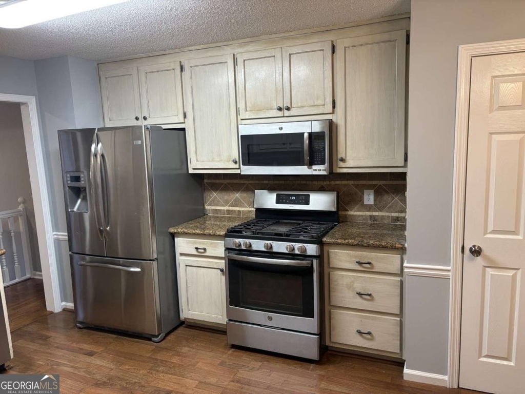 5045 Bayberry Court - Photo 10
