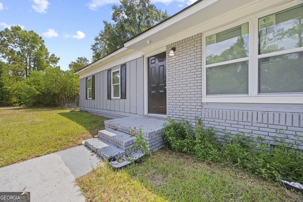 2844 Shamrock Lane - Photo 3