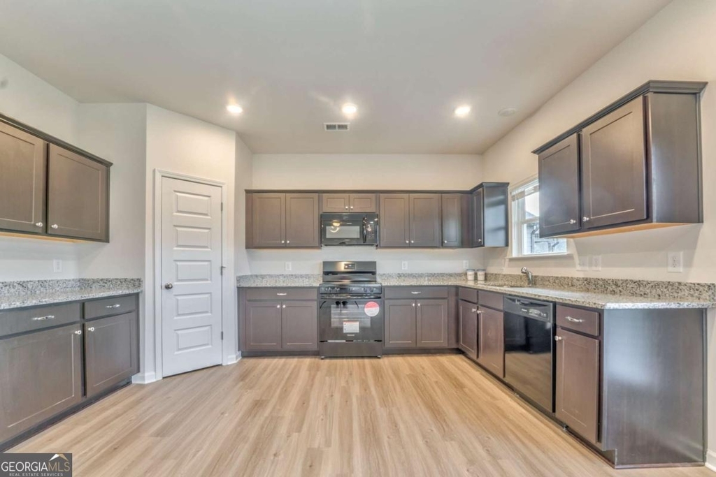 15 Bennett Way - Photo 9