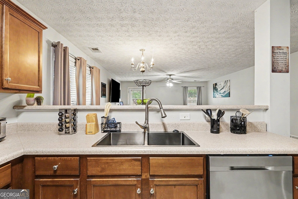413 Erin Court - Photo 4
