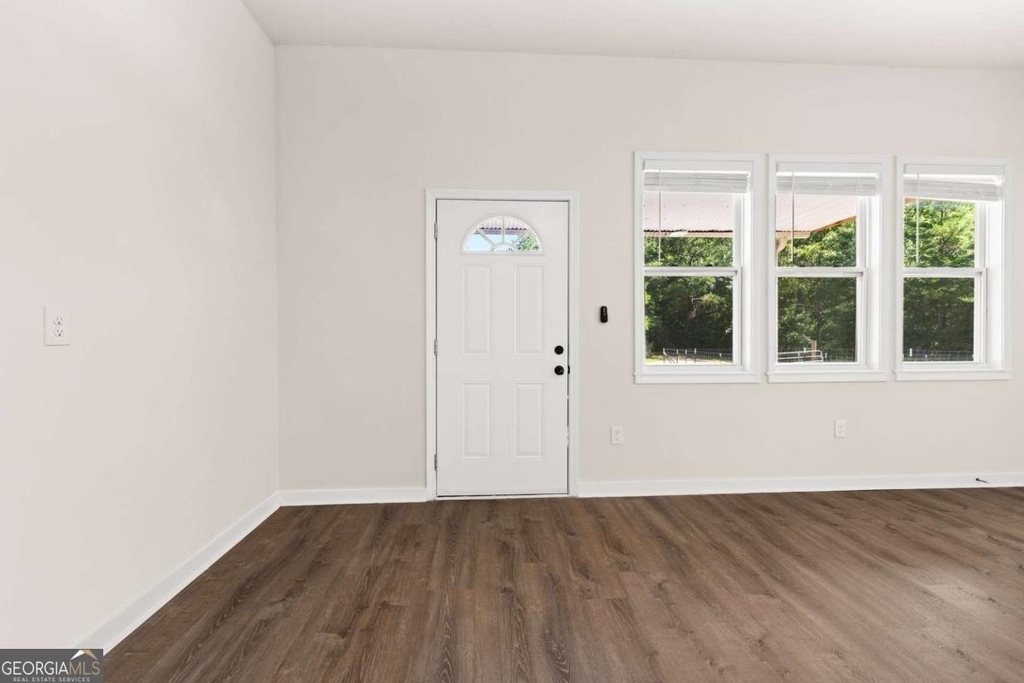 221 Columbus Drive - Photo 9