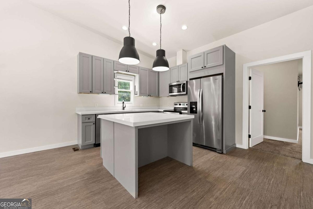 221 Columbus Drive - Photo 4