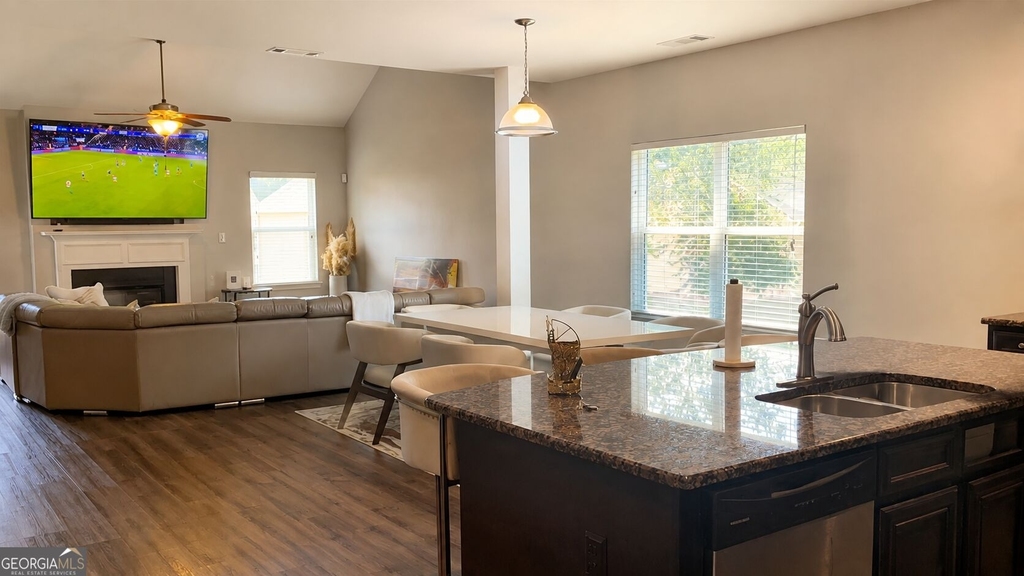 1301 Rose Terrace Circle - Photo 2