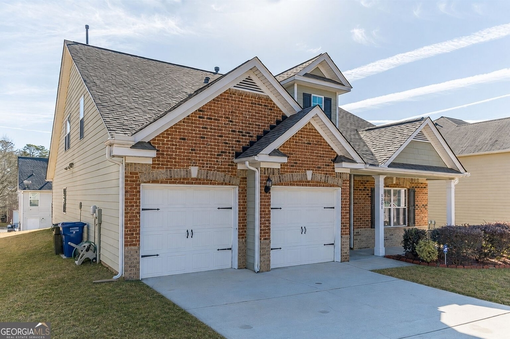 1301 Rose Terrace Circle - Photo 1