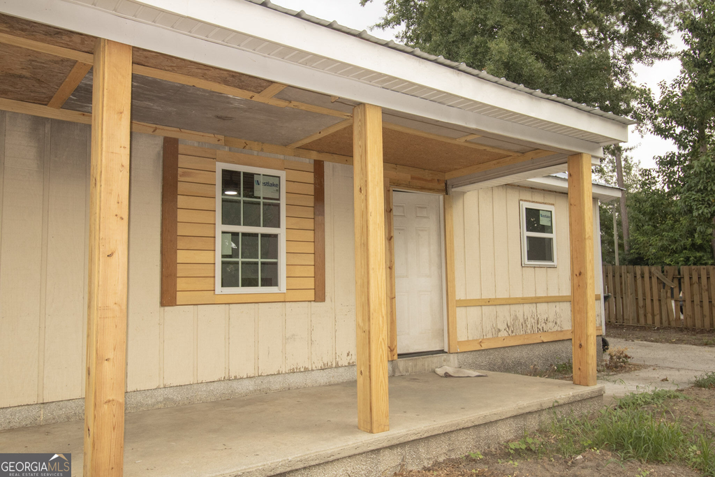 20 E Jones Avenue - Photo 0