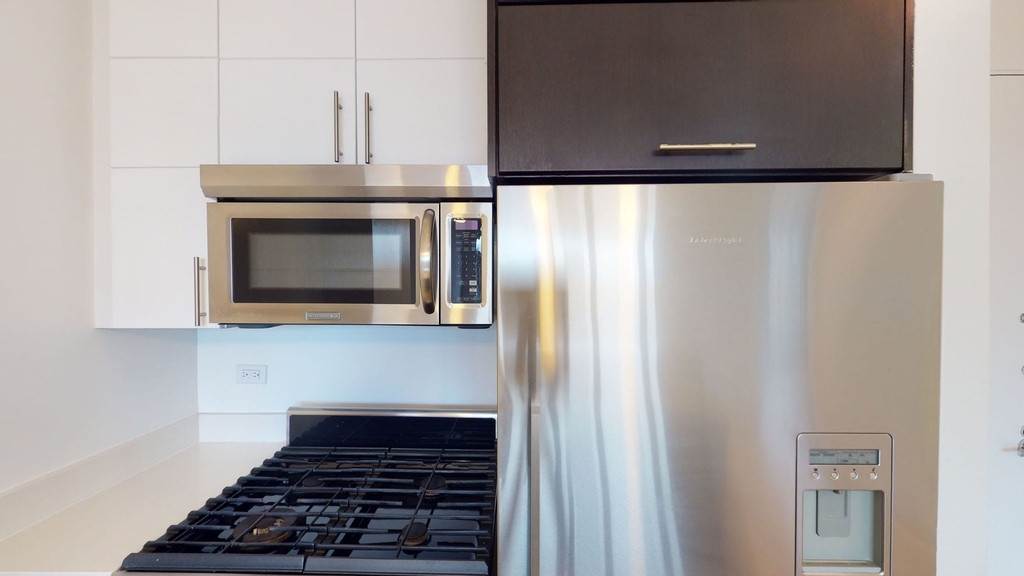 808 Columbus Ave - Photo 2