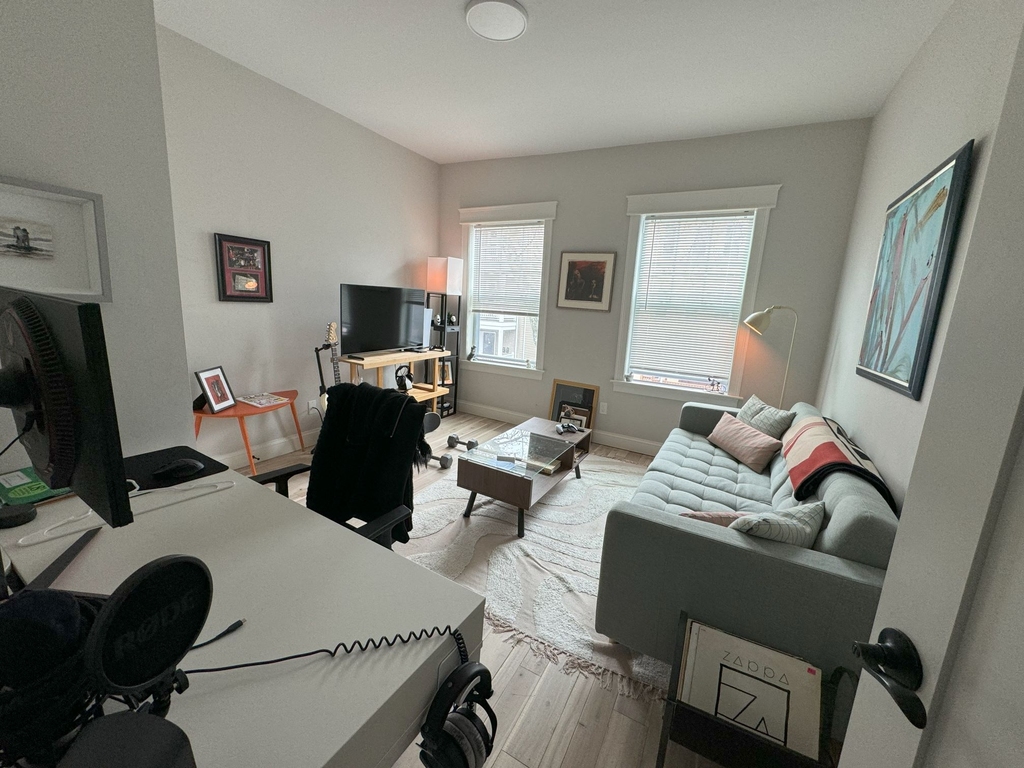 17 Otis Street - Photo 0