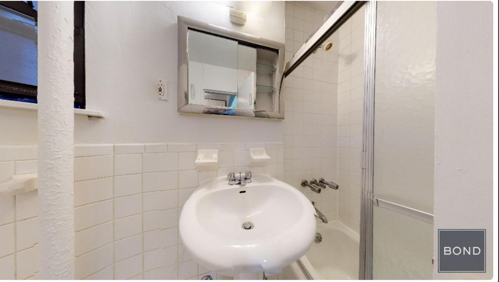 East 84th Street - Photo 3