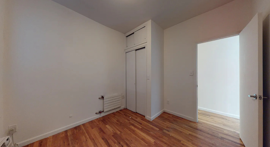 East 88th  Street - Photo 4
