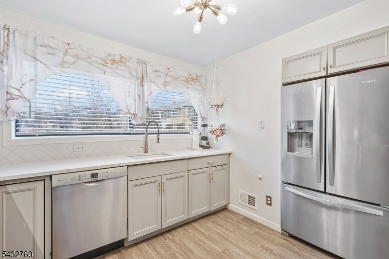 424 Tall Oak Ln - Photo 2