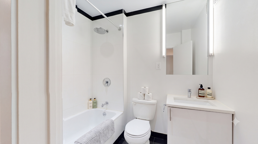 666 West End Avenue - Photo 8