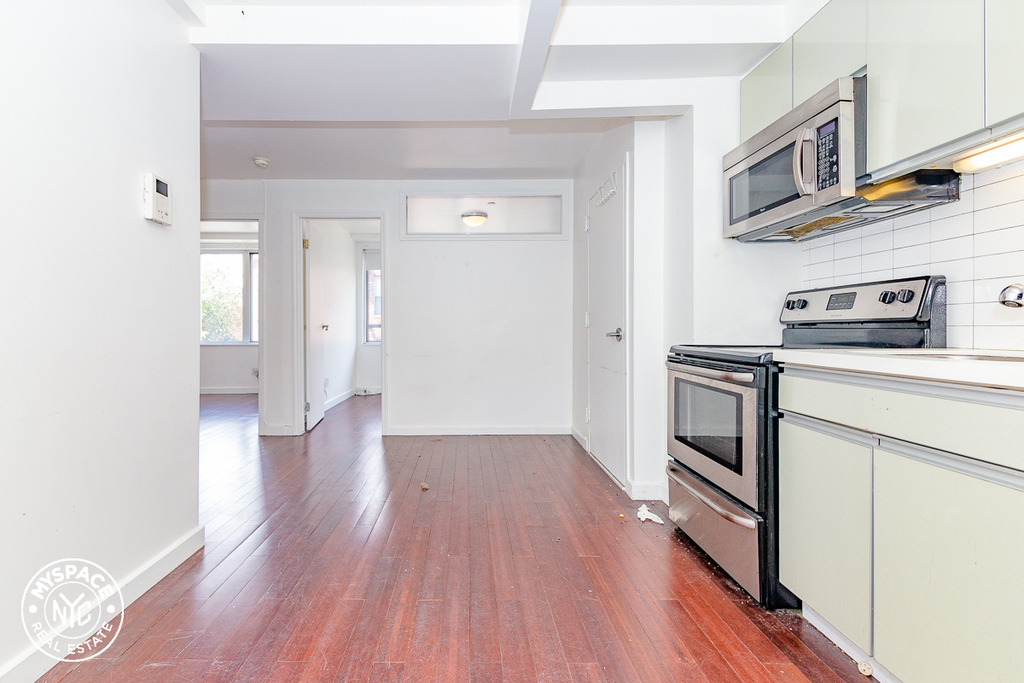 286 Stanhope Street - Photo 2