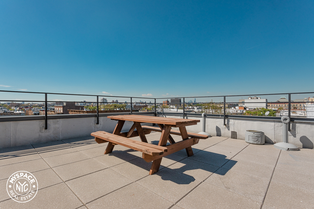 286 Stanhope Street - Photo 10