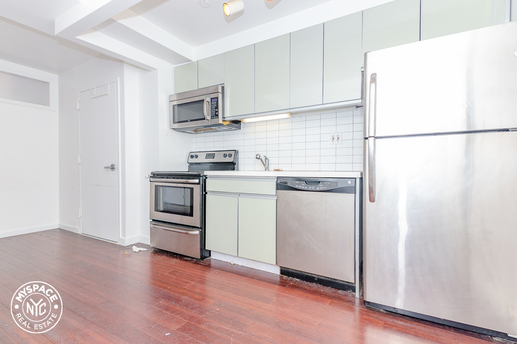 286 Stanhope Street - Photo 1