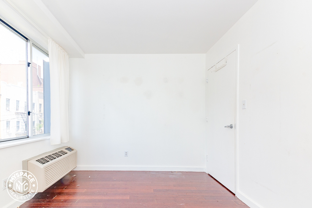 286 Stanhope Street - Photo 8