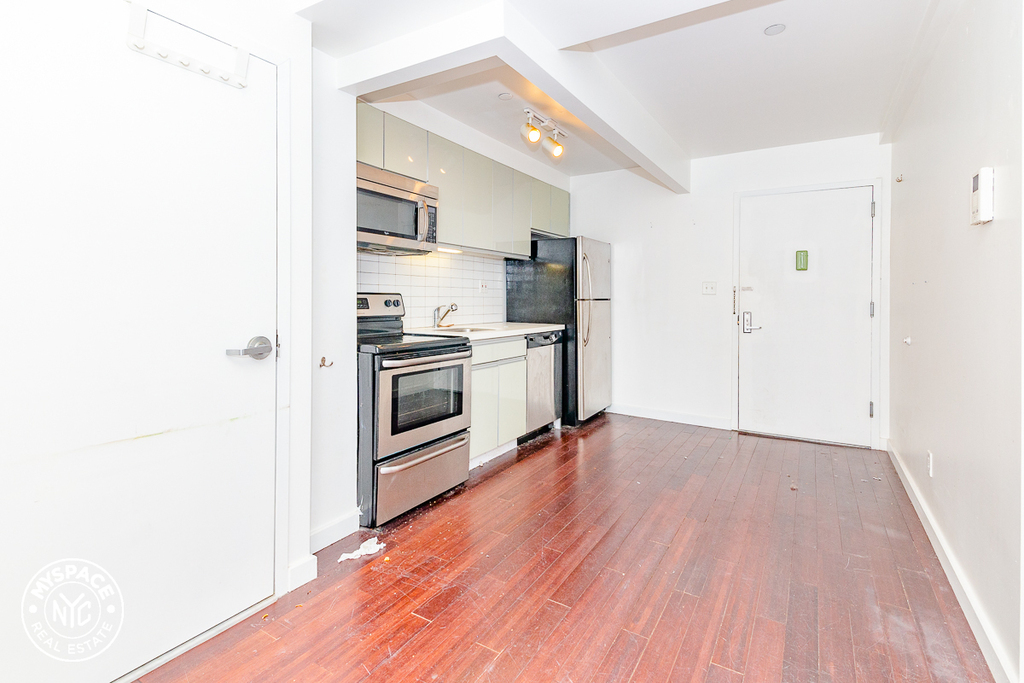 286 Stanhope Street - Photo 0