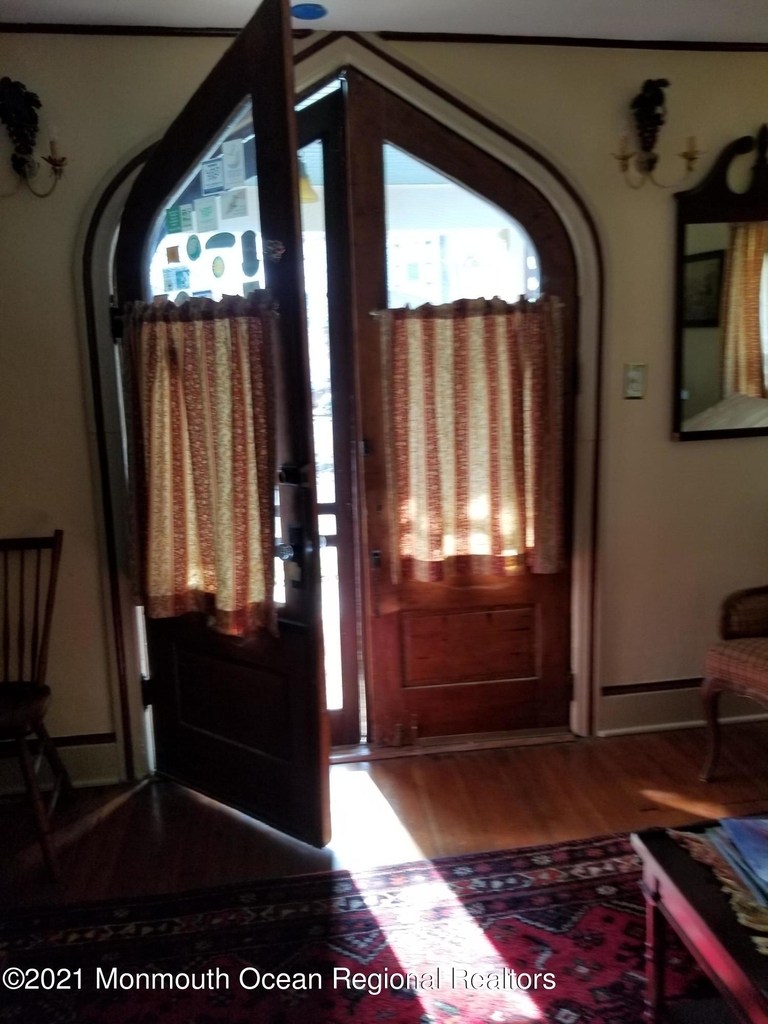 107 Asbury Avenue - Photo 5