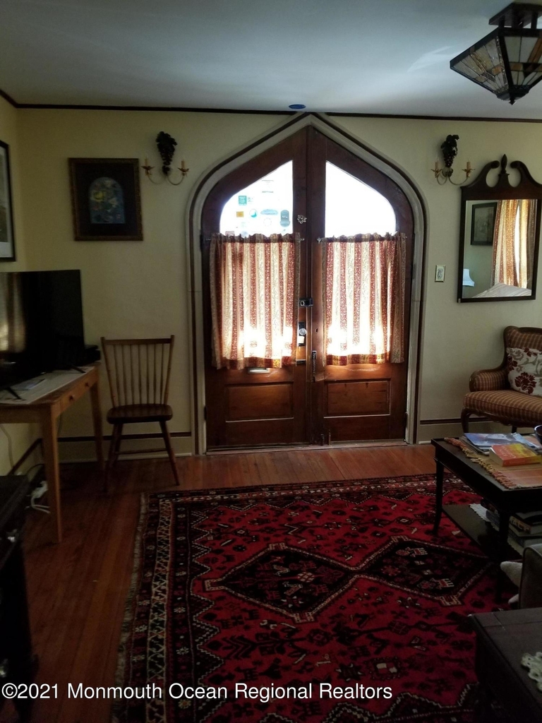 107 Asbury Avenue - Photo 6