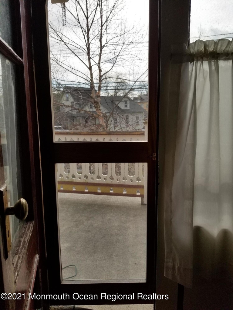107 Asbury Avenue - Photo 10