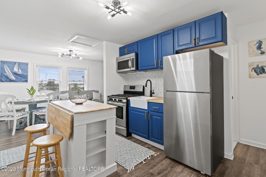 1007 Barnegat Avenue - Photo 1