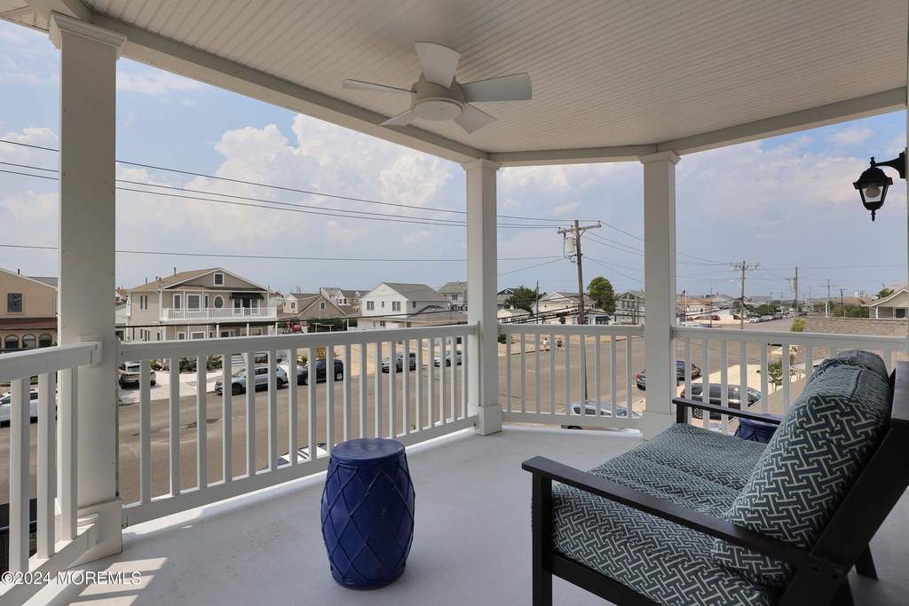 1607 Baltimore Avenue - Photo 17