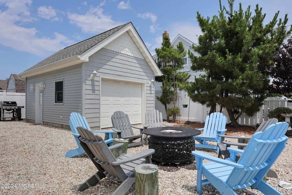 1607 Baltimore Avenue - Photo 3