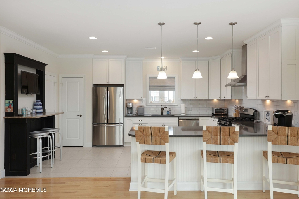 1607 Baltimore Avenue - Photo 9
