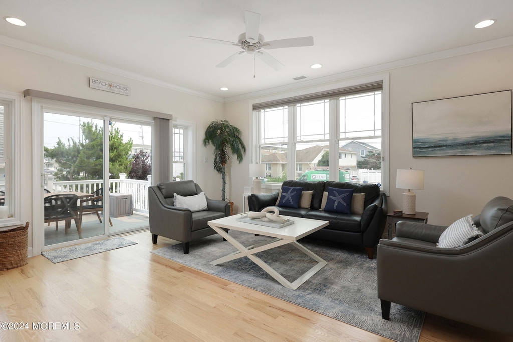 1607 Baltimore Avenue - Photo 7