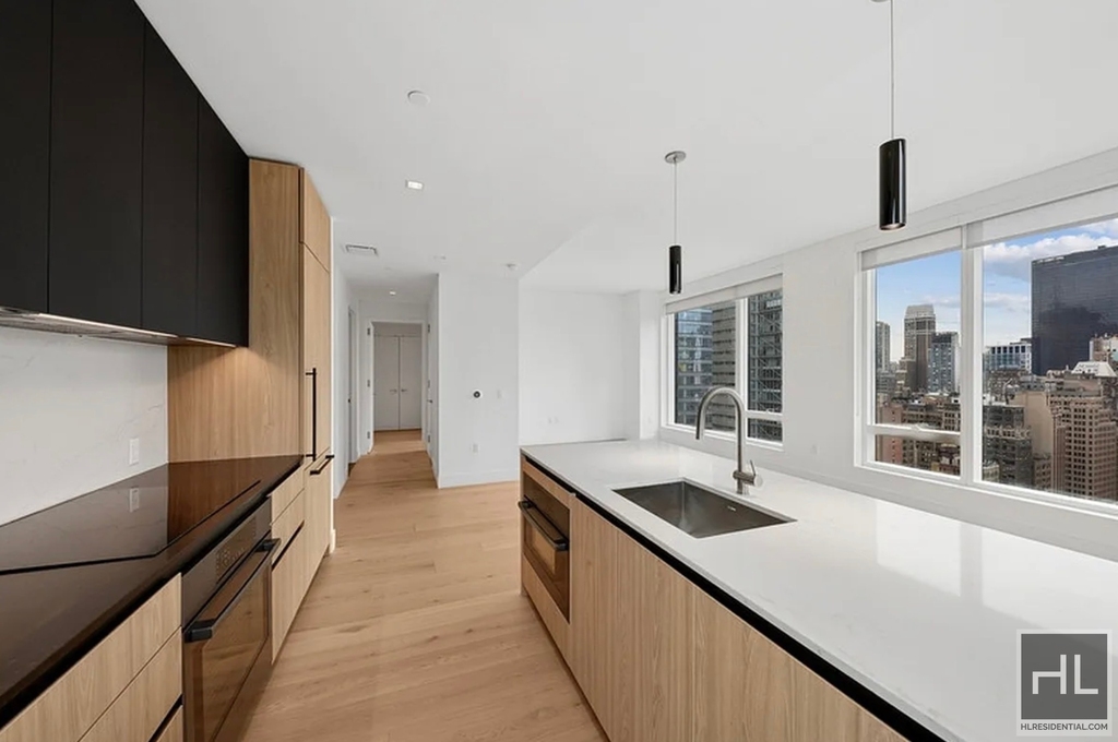 West 43rd Street - Photo 0