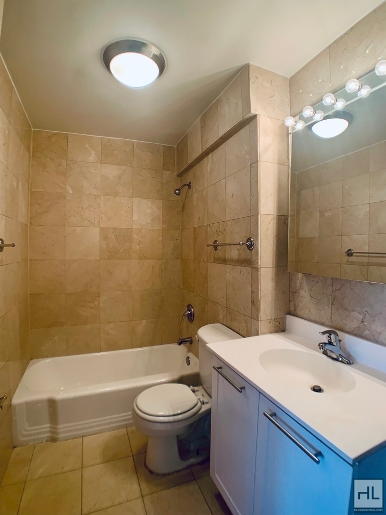 East 36 Street - Photo 4