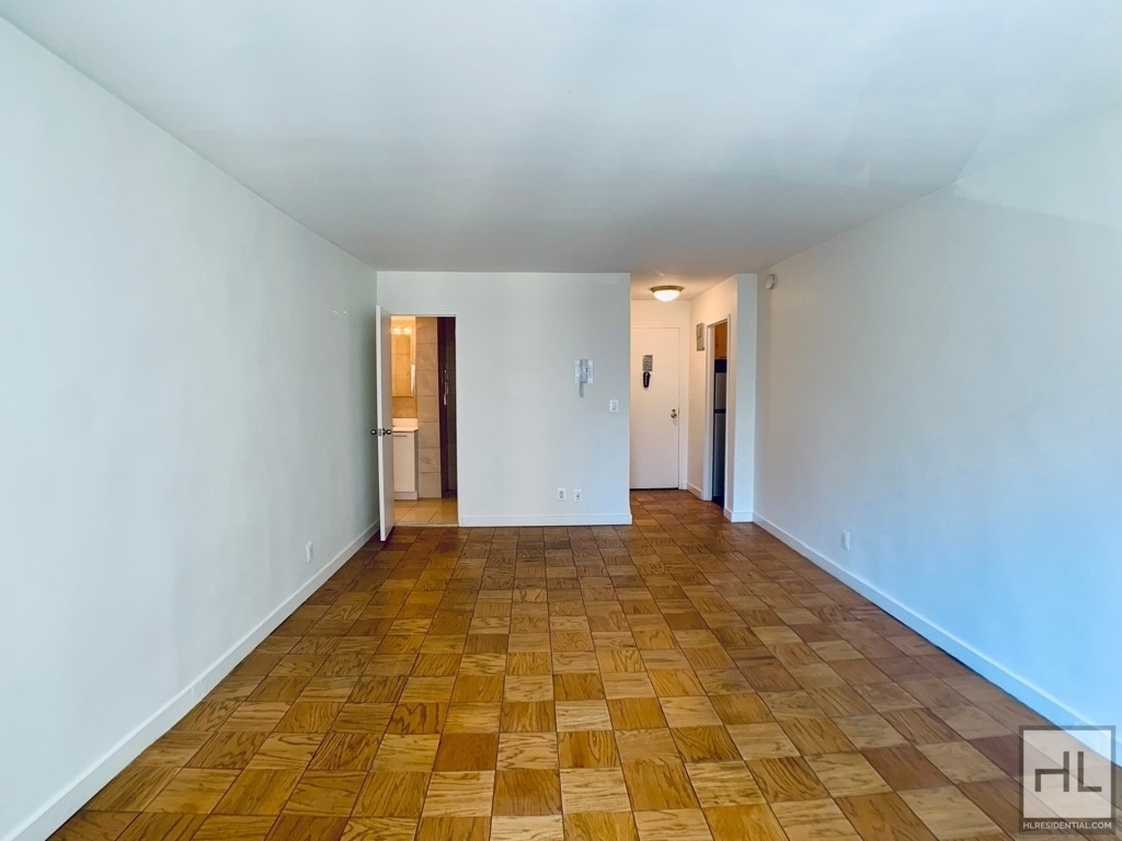 East 36 Street - Photo 2
