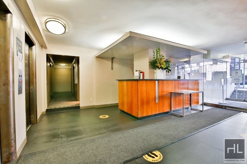 East 36 Street - Photo 8