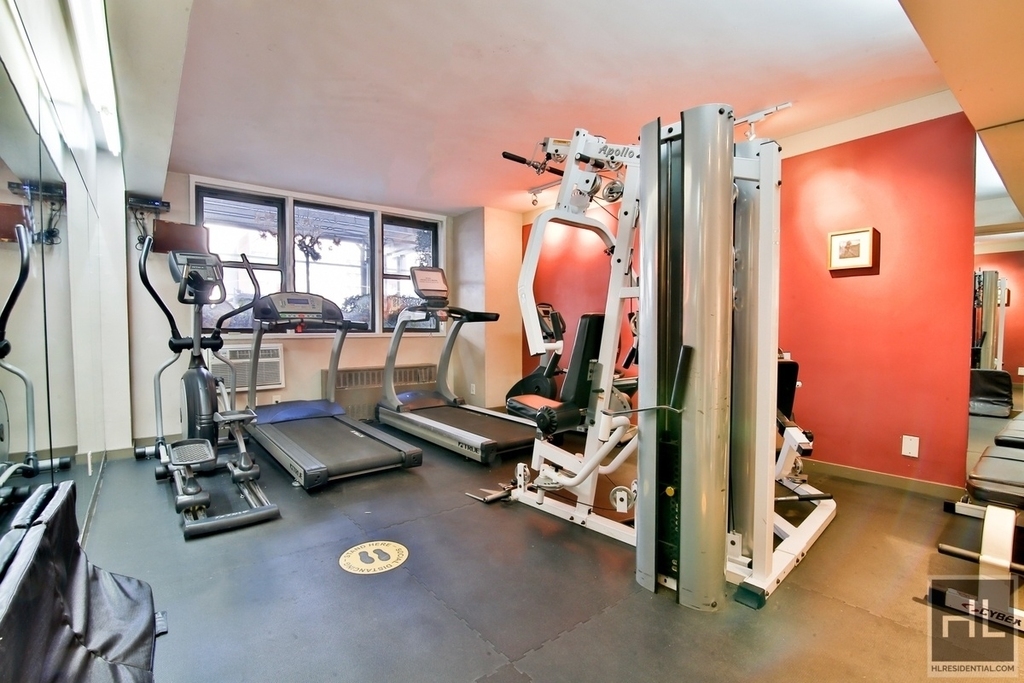 East 36 Street - Photo 9